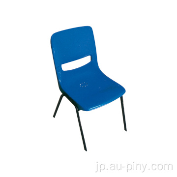 現代の子供たちの小学校の家具教室の椅子